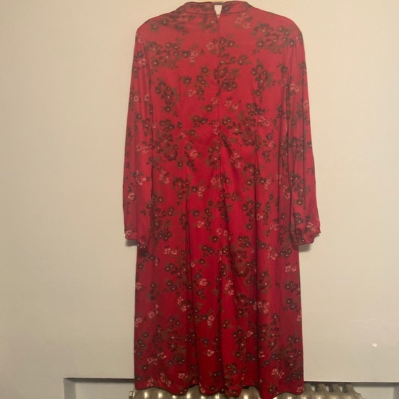 Red Floral Print Dress - Picture 2 of 4